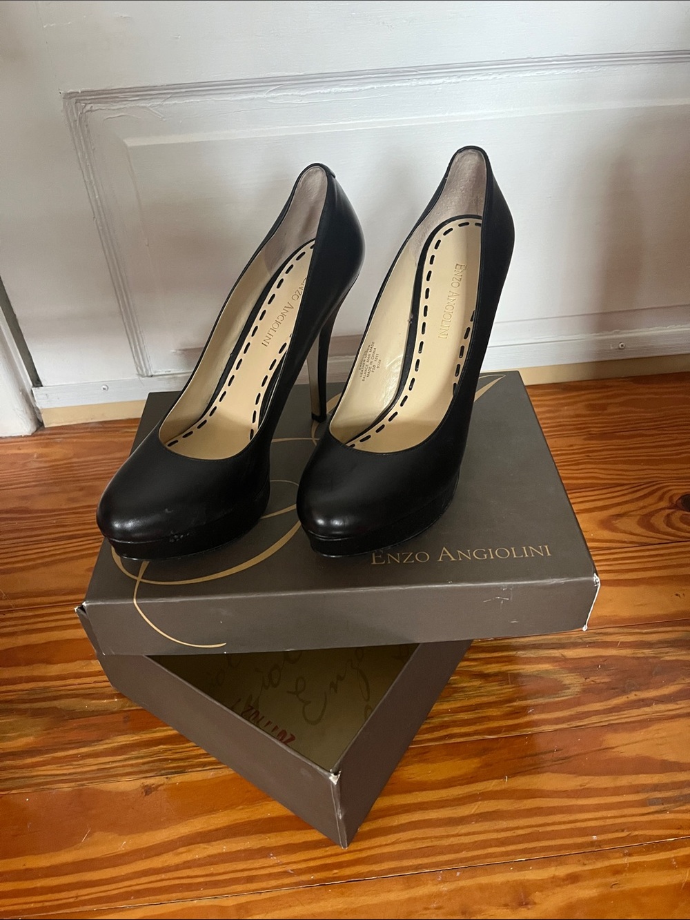 Enzo Angiolini Women's Black Leather Platform Pumps